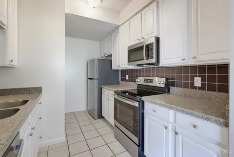 Kitchen - 2442 Elderberry Ct, Cincinnati, OH 45239 photo 2 of 2