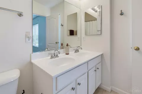 Bath - 2442 Elderberry Ct, Cincinnati, OH 45239 photo 2 of 3