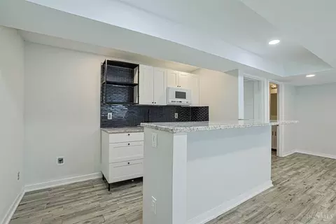 Kitchen - 8702 Appleknoll Ln, Cincinnati, OH 45236 photo 6 of 7