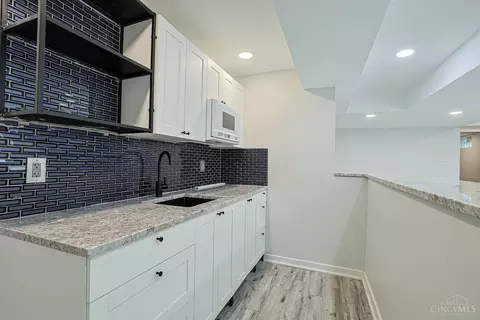 Kitchen - 8702 Appleknoll Ln, Cincinnati, OH 45236 photo 7 of 7
