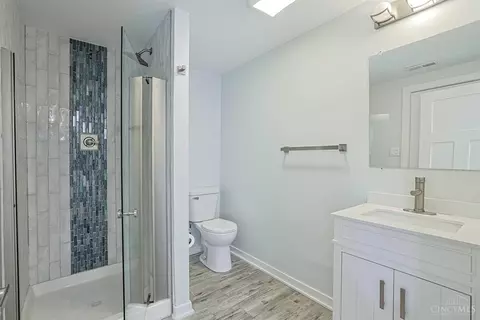 Bath - 8702 Appleknoll Ln, Cincinnati, OH 45236 photo 3 of 3