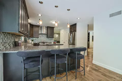 Kitchen - 8702 Appleknoll Ln, Cincinnati, OH 45236 photo 4 of 7