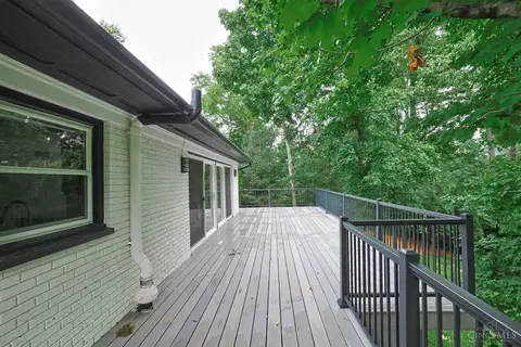 Exterior - 8702 Appleknoll Ln, Cincinnati, OH 45236 photo 4 of 12