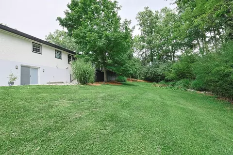 Exterior - 8702 Appleknoll Ln, Cincinnati, OH 45236 photo 8 of 12