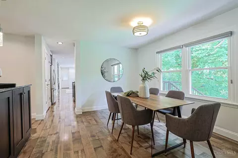 Dining - 8702 Appleknoll Ln, Cincinnati, OH 45236 photo 3 of 4