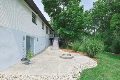 Exterior - 8702 Appleknoll Ln, Cincinnati, OH 45236 photo 6 of 12