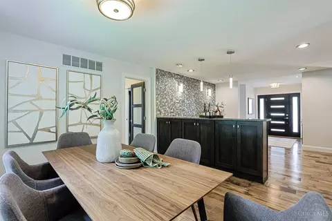 Dining - 8702 Appleknoll Ln, Cincinnati, OH 45236 photo 2 of 4