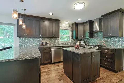 Kitchen - 8702 Appleknoll Ln, Cincinnati, OH 45236 photo 2 of 7
