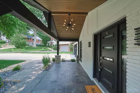 Exterior - 8702 Appleknoll Ln, Cincinnati, OH 45236 photo 2 of 12