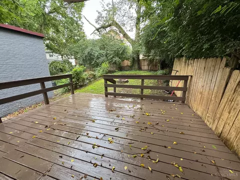 Exterior - 461 Warner St, Cincinnati, OH 45219 photo 6 of 8