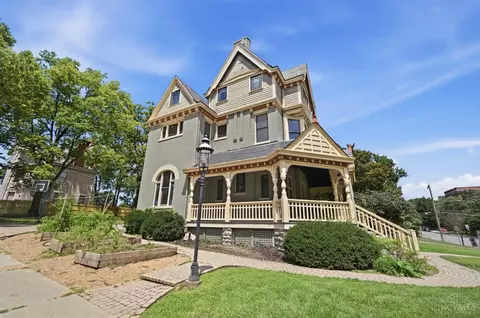 Exterior - 2333 Upland Pl, Cincinnati, OH 45206 photo 5 of 7