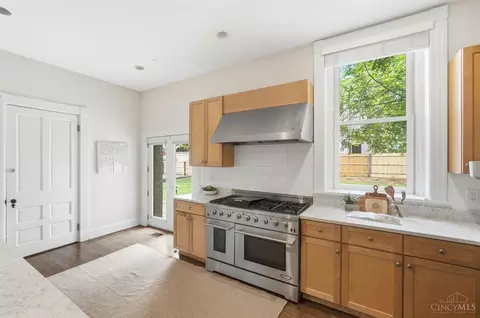 Kitchen - 2333 Upland Pl, Cincinnati, OH 45206 photo 1 of 6