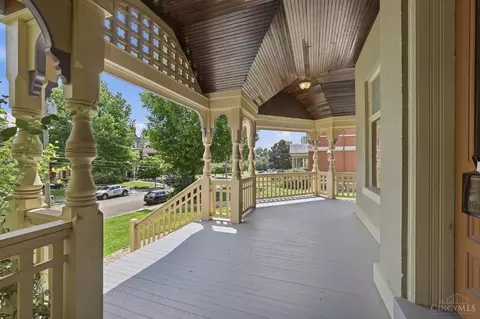 Exterior - 2333 Upland Pl, Cincinnati, OH 45206 photo 3 of 7