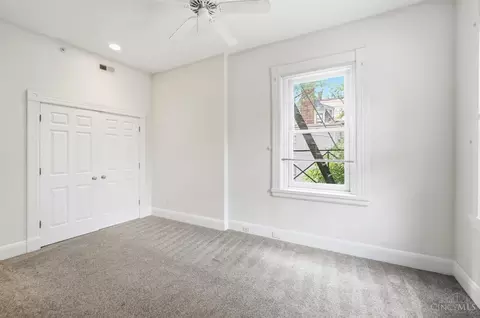 Bedroom - 2333 Upland Pl, Cincinnati, OH 45206 photo 3 of 20