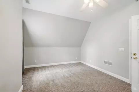 Bedroom - 2333 Upland Pl, Cincinnati, OH 45206 photo 20 of 20