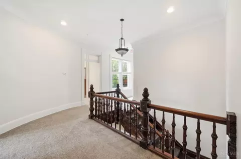 Entry Way - 2333 Upland Pl, Cincinnati, OH 45206 photo 6 of 7