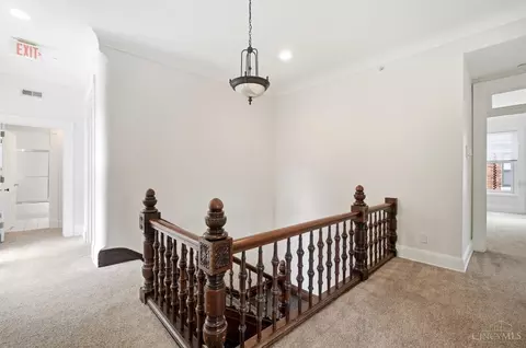 Entry Way - 2333 Upland Pl, Cincinnati, OH 45206 photo 4 of 7