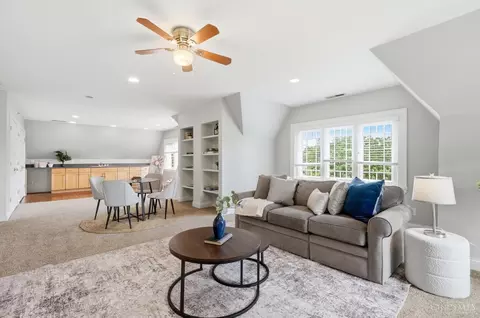 Living - 2333 Upland Pl, Cincinnati, OH 45206 photo 11 of 12