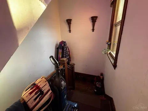 Entry Way - 4110 Jerome Ave, Cincinnati, OH 45223 photo 1 of 1