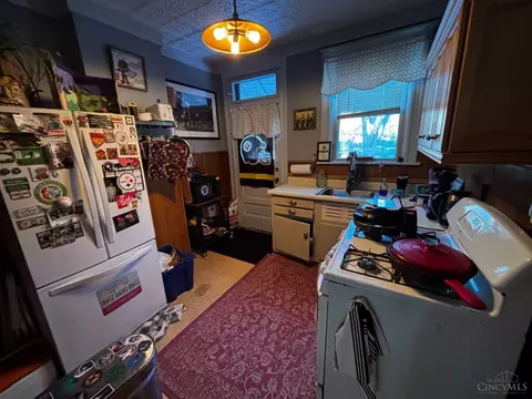 Kitchen - 4110 Jerome Ave, Cincinnati, OH 45223 photo 2 of 3
