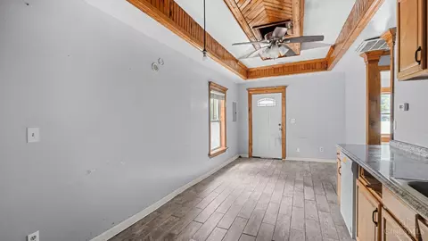 Entry Way - 6264 Simpson Ave, Cincinnati, OH 45224 photo 2 of 3