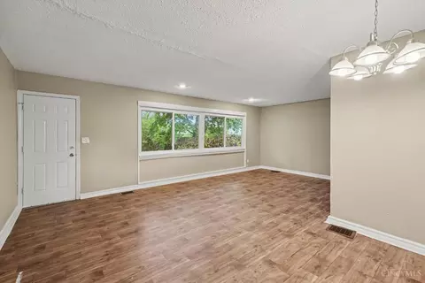 Living - 8633 Daly Rd, Cincinnati, OH 45231 photo 1 of 2