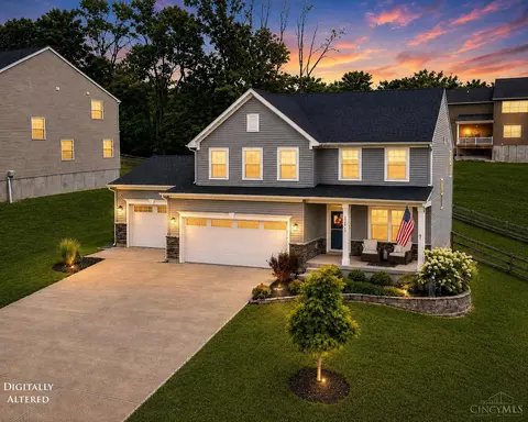 1360 Autumn Ridge Dr, Lebanon, OH 45036