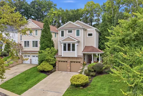 608 Rushton Rd, Cincinnati, OH 45226