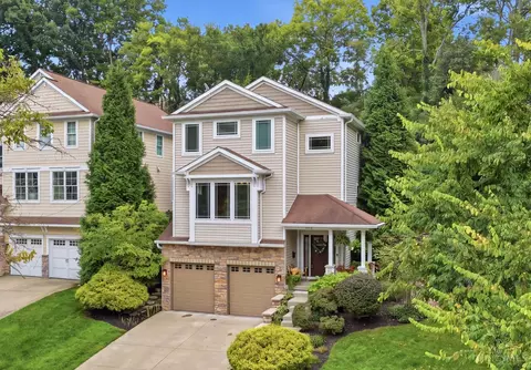 608 Rushton Rd, Cincinnati, OH 45226