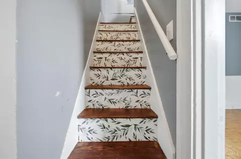 Entry Way - 6184 Hillside Ave, Cincinnati, OH 45233 photo 5 of 8