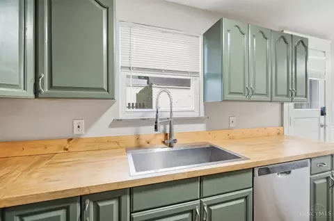 Kitchen - 6184 Hillside Ave, Cincinnati, OH 45233 photo 4 of 4