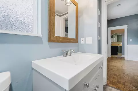 Bath - 6184 Hillside Ave, Cincinnati, OH 45233 photo 3 of 5