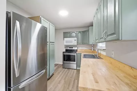 Kitchen - 6184 Hillside Ave, Cincinnati, OH 45233 photo 1 of 4