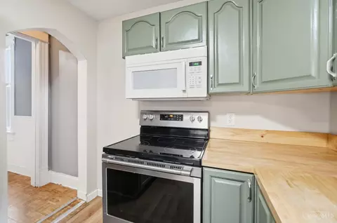 Kitchen - 6184 Hillside Ave, Cincinnati, OH 45233 photo 3 of 4
