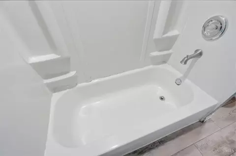 Bath - 6184 Hillside Ave, Cincinnati, OH 45233 photo 5 of 5