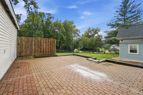 Exterior - 6184 Hillside Ave, Cincinnati, OH 45233 photo 12 of 22