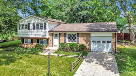 212 Vista Dr, Hamilton, OH 45011