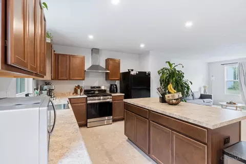 Kitchen - 6210 Molly Joy Ct, Morrow, OH 45152 photo 2 of 2