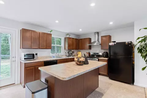 Kitchen - 6210 Molly Joy Ct, Morrow, OH 45152 photo 1 of 2