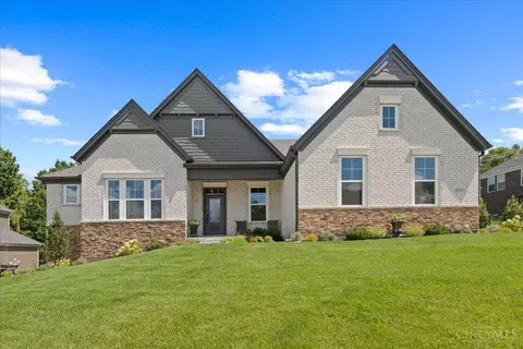 8858 Old Farm Dr, West Chester, OH 45069