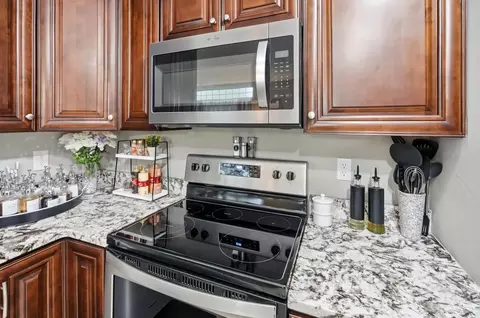 Kitchen - 7464 Bridge Point Dr, Cincinnati, OH 45248 photo 5 of 5