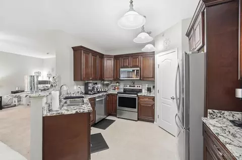 Kitchen - 7464 Bridge Point Dr, Cincinnati, OH 45248 photo 1 of 5