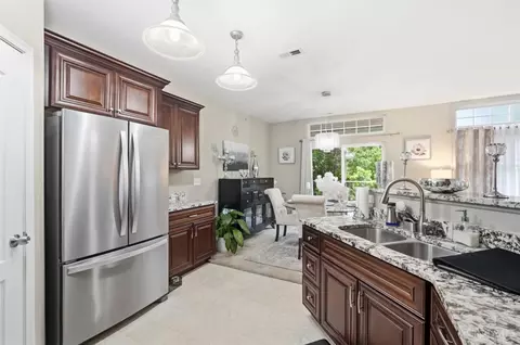 Kitchen - 7464 Bridge Point Dr, Cincinnati, OH 45248 photo 3 of 5