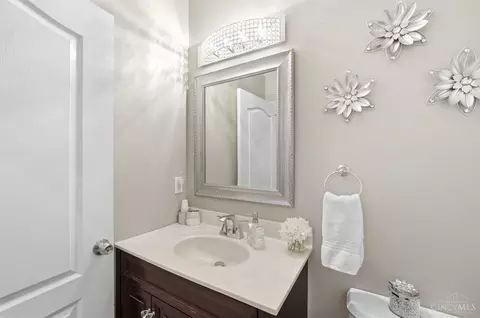 Bath - 7464 Bridge Point Dr, Cincinnati, OH 45248 photo 6 of 7