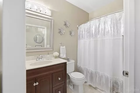 Bath - 7464 Bridge Point Dr, Cincinnati, OH 45248 photo 5 of 7