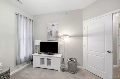 Bedroom - 7464 Bridge Point Dr, Cincinnati, OH 45248 photo 6 of 6