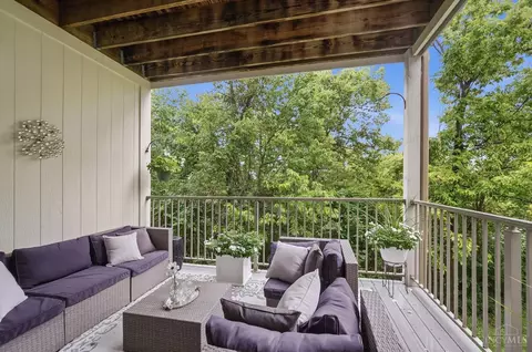 Exterior - 7464 Bridge Point Dr, Cincinnati, OH 45248 photo 5 of 9