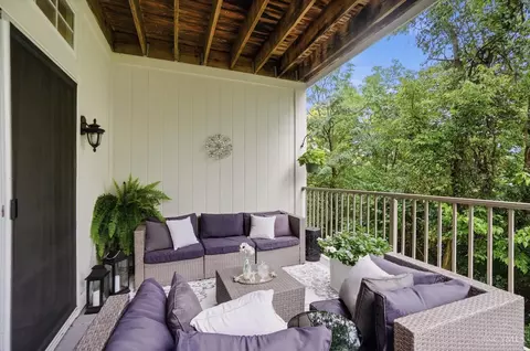 Exterior - 7464 Bridge Point Dr, Cincinnati, OH 45248 photo 7 of 9
