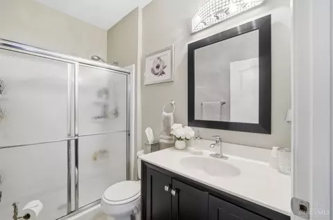 Bath - 7464 Bridge Point Dr, Cincinnati, OH 45248 photo 1 of 7