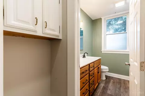 Bath - 4313 Beech Hill Ave, Cincinnati, OH 45233 photo 1 of 3
